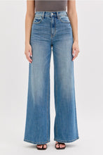 Load image into Gallery viewer, Cello Cool Girl High Rise Wide Leg Jeans