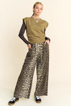 Load image into Gallery viewer, Leopard Printed Straight Pants