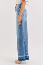 Load image into Gallery viewer, Cello High Rise Two Tone Wide Leg Jeans

