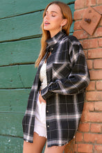 Load image into Gallery viewer, Comfy Flannel (Black)
