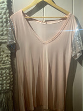 Load image into Gallery viewer, Lindz Sequin Tee
